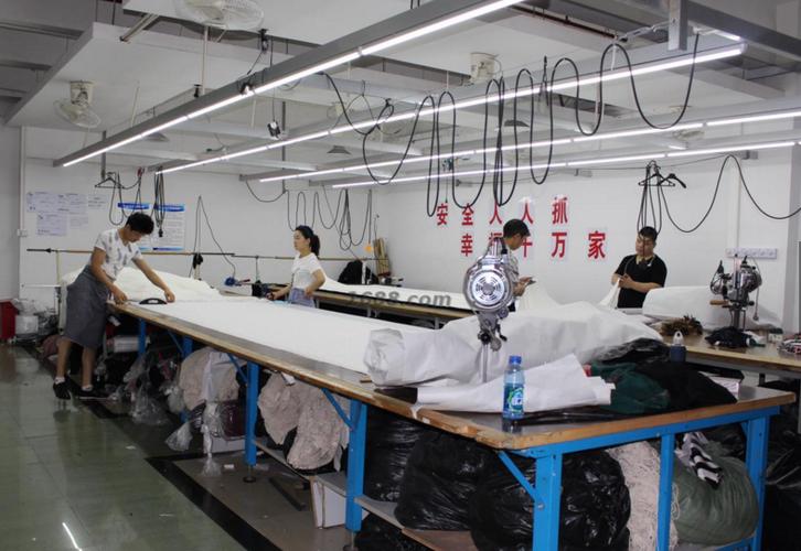公司经营范围包括:服装,服装辅料,服饰生产,加工,网络技术开发服务